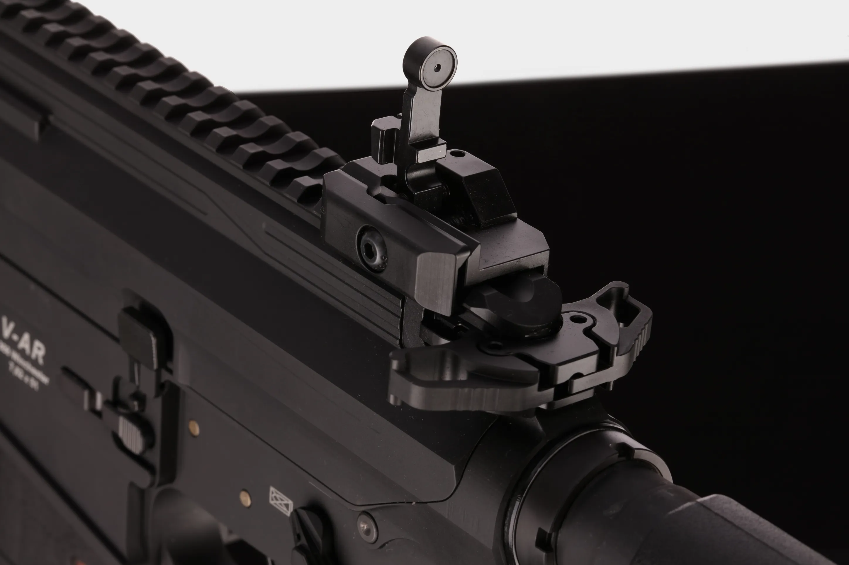 Detailní obrázek 2 v galerii pušky V-AR 7.62 x 51mm